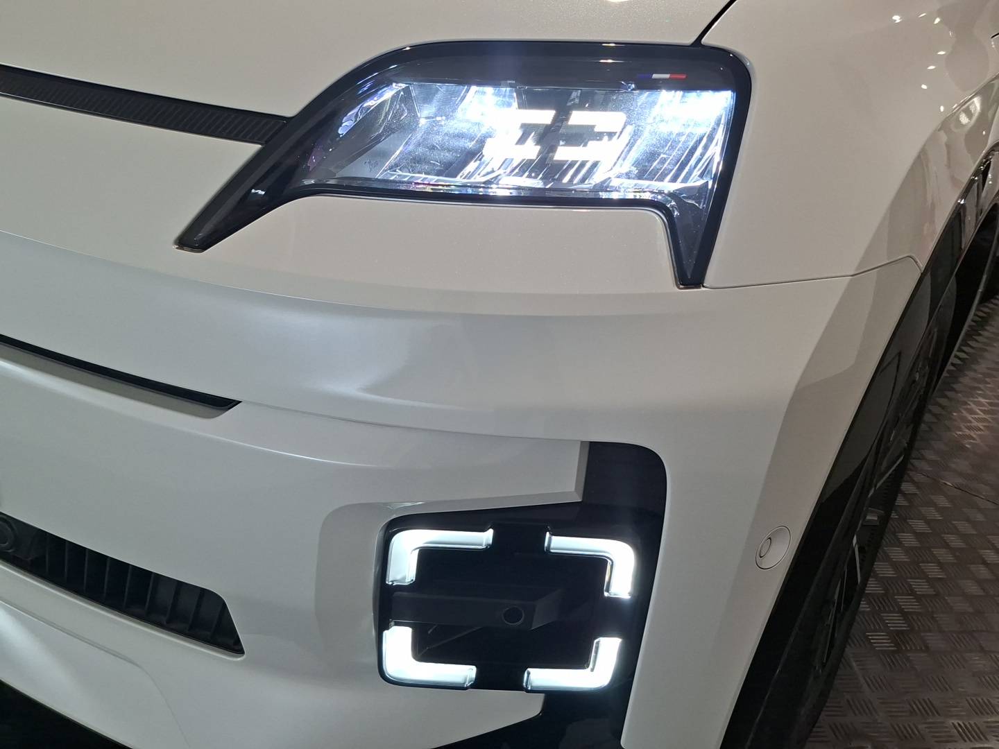 Renault 5 E-Tech Iconic cinq autonomía confort 110 kW