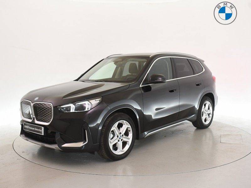 iX1 eDrive20 xLine