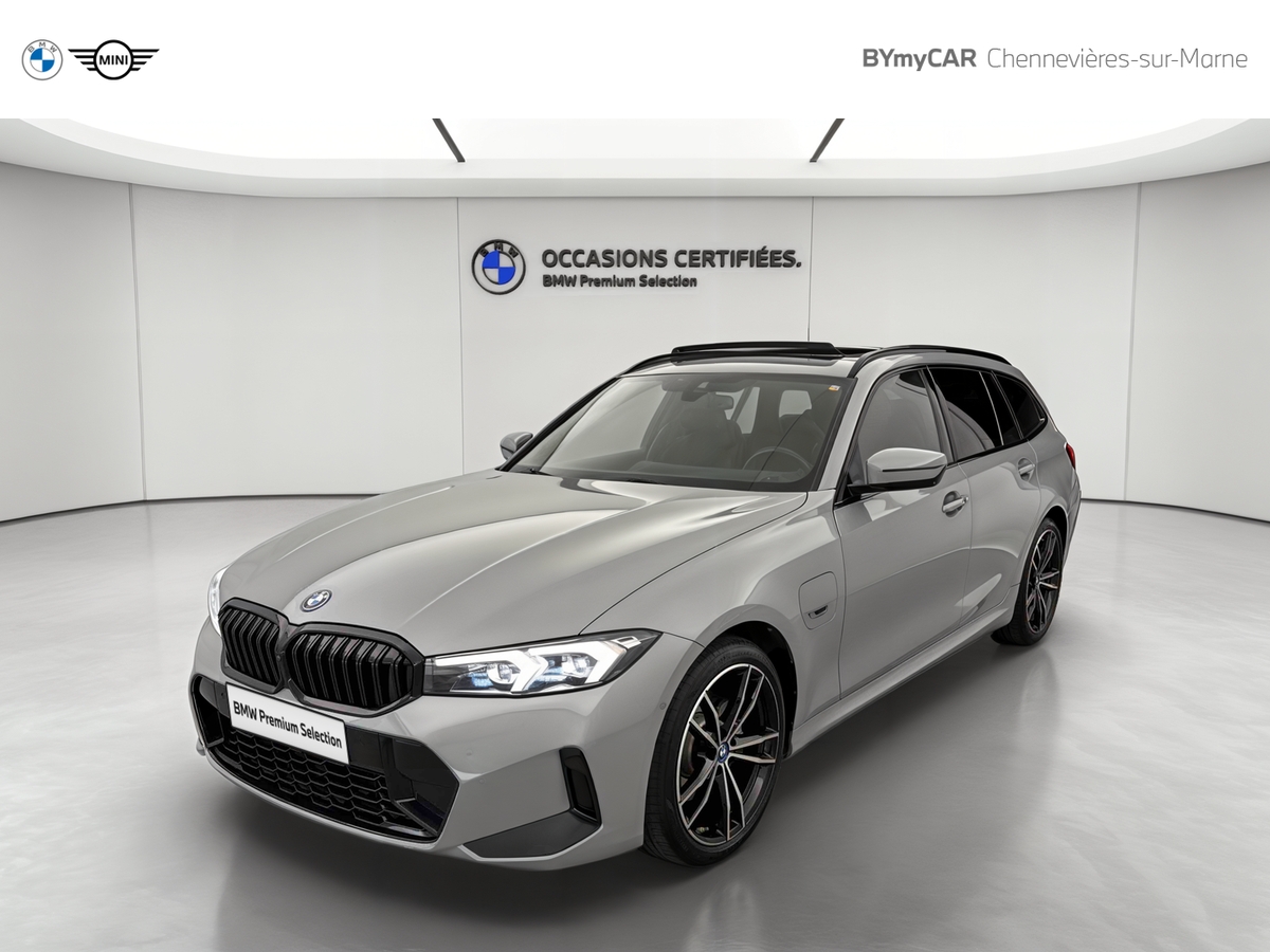 Touring 330e xDrive 292 ch BVA8